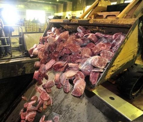 云南查處食品黑窩點(diǎn)，12噸“三無”肉制品被銷毀，兩人被拘留