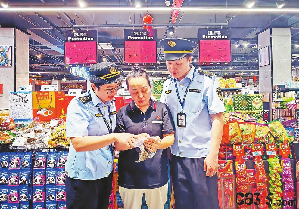 武義縣市場(chǎng)監(jiān)管局開(kāi)展粽子及熱銷(xiāo)肉制品食品安全專(zhuān)項(xiàng)檢查