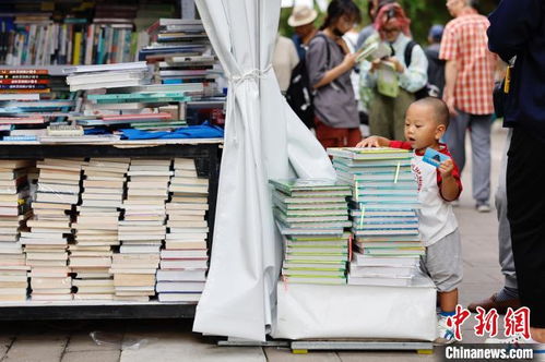 我與地壇 北京書(shū)市開(kāi)啟，廣告設(shè)計(jì)引領(lǐng)圖書(shū)展銷規(guī)模創(chuàng)新高